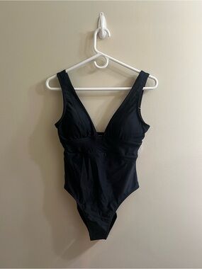 Quince Italian Plunge One Piece Swimsuit Size Small Color Black NWT